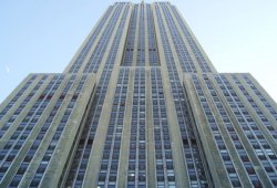 Офисные помещения крупнейшего небоскреба Нью-Йорка теряют хозяев