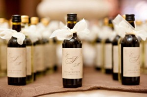 white-wine-wedding-favors